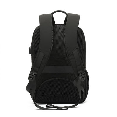 Zaino da viaggio per portatili, zaino da lavoro con porta di ricarica USB.