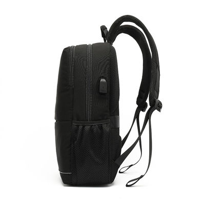 Zaino da viaggio per portatili, zaino da lavoro con porta di ricarica USB.