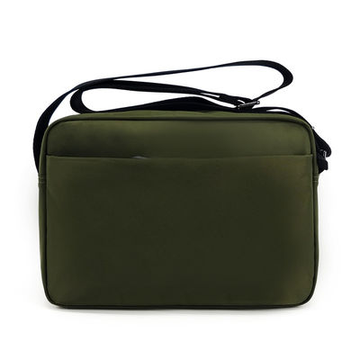 Borsa verde in nylon a misura impermeabile con accessori in metallo