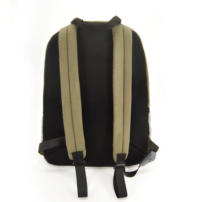 Zaino sportivo in nylon verde impermeabile per escursioni all'aria aperta