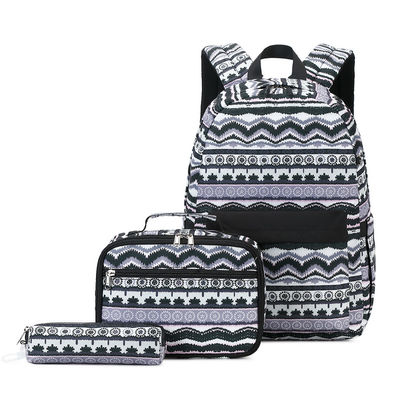Zaino da donna di nylon morbido, resistente, con due compartimenti principali.
